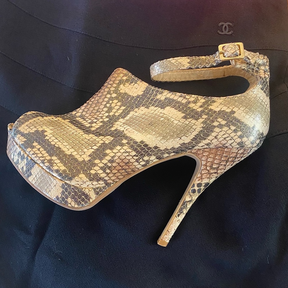 Dollhouse verdict 107 metallic snakeskin heels size 8 - Picture 2 of 12